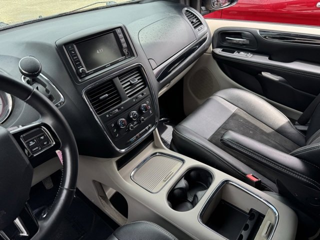 Used 2019 Dodge Grand Caravan SXT image 6