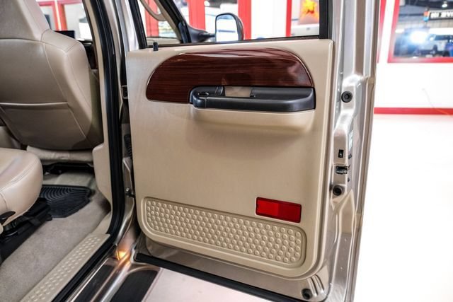 Used 2007 Ford F550 4x4 Crew Cab Super Duty image 45