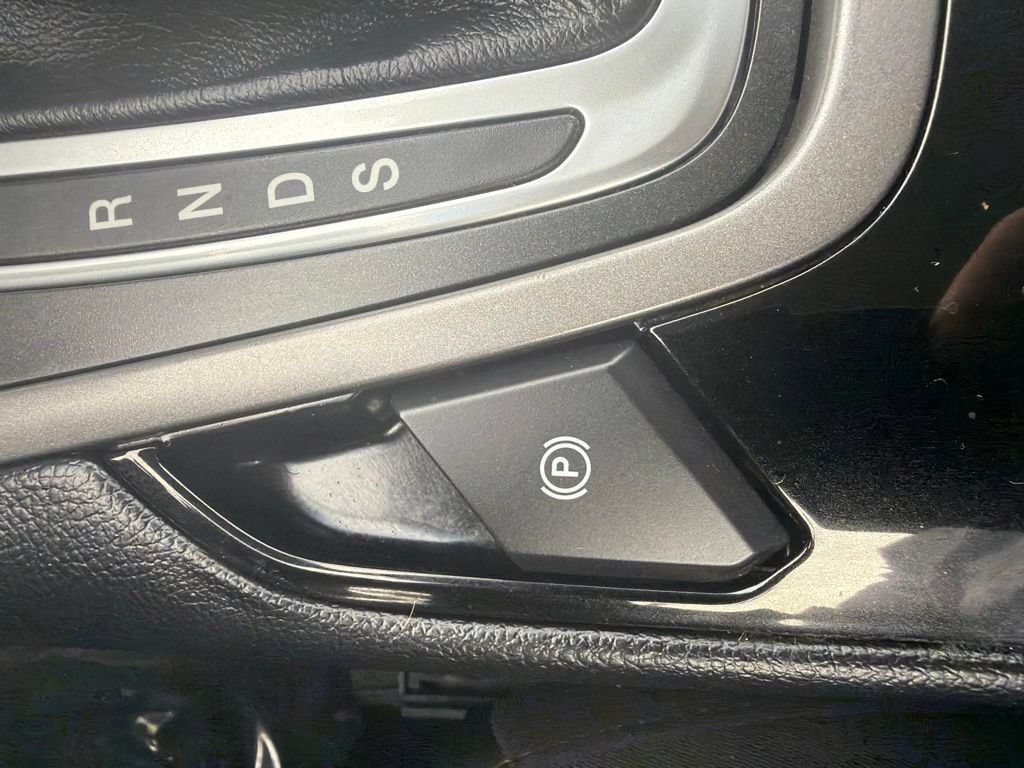 Used 2018 Ford Edge SE FWD image 31