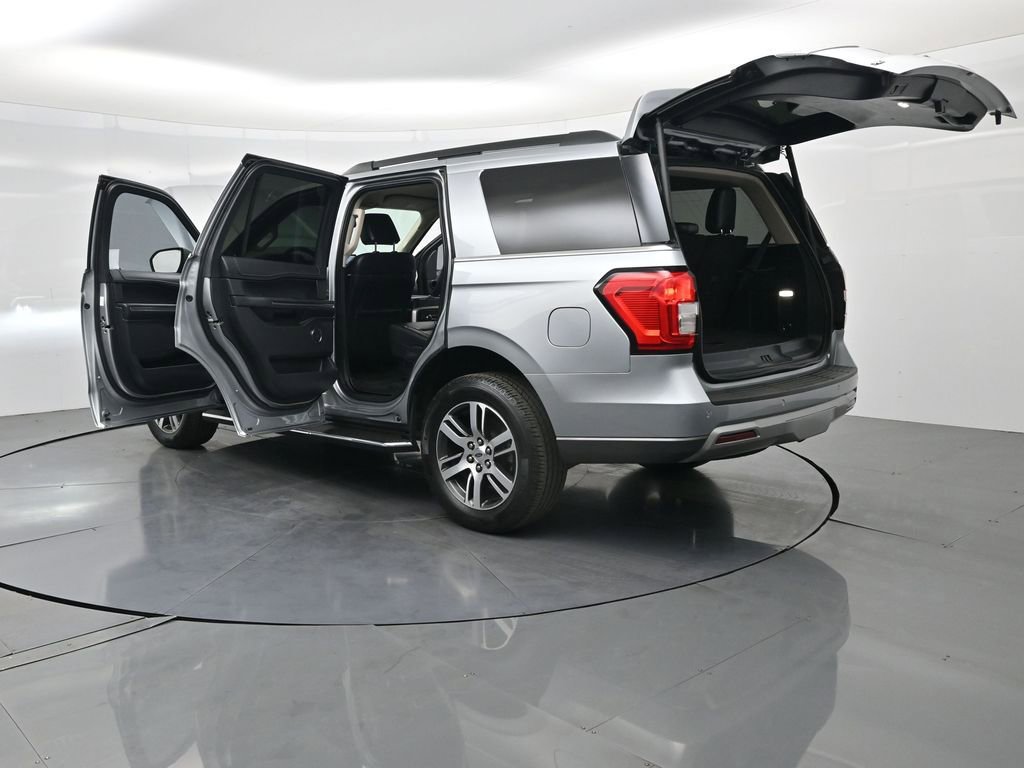 Used 2022 Ford Expedition XLT image 42