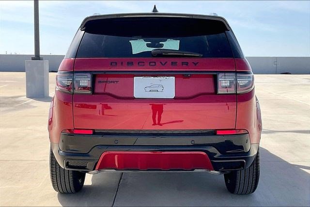 New 2026 Land Rover Discovery Sport Landmark image 4