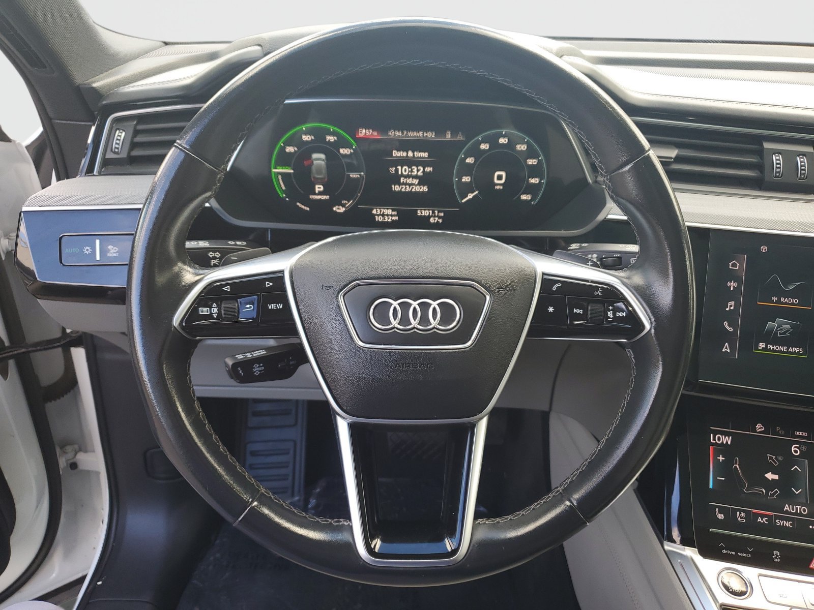 Used 2024 Audi Q8 e-tron Premium Plus AWD/4WD image 29