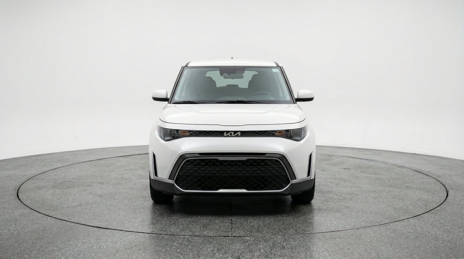 Used 2025 Kia Soul LX w/ LX Technology Package FWD image 2