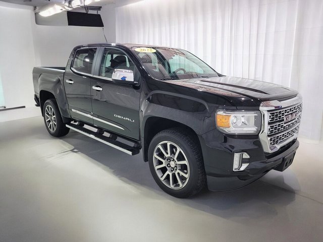 Used 2022 GMC Canyon Denali image 2