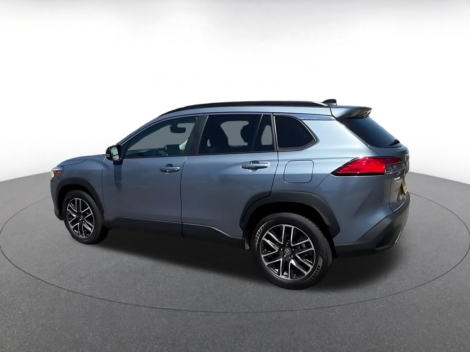 Used 2026 Toyota Corolla Cross XLE FWD image 8