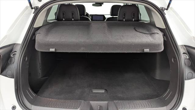 Used 2025 Chevrolet Trax LT w/ LT Convenience Package FWD image 17