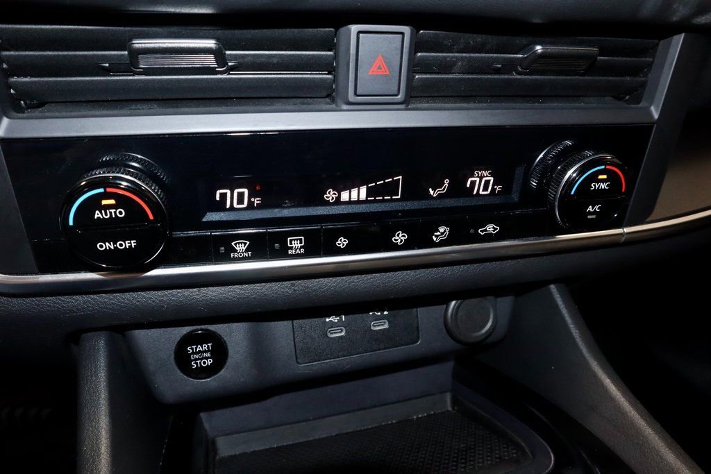 Certified 2024 Nissan Rogue SV image 32