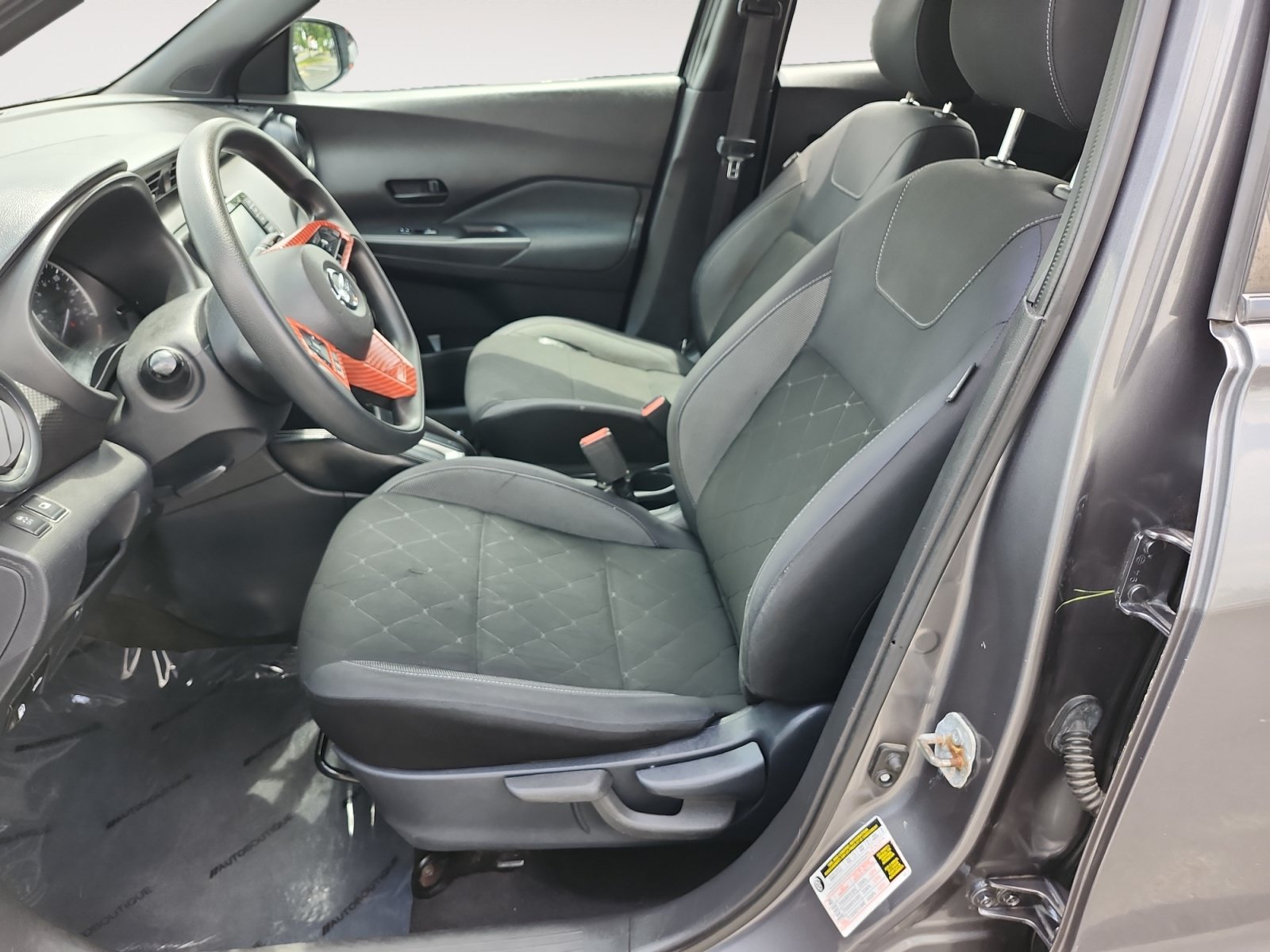 Used 2019 Nissan Kicks S FWD image 9