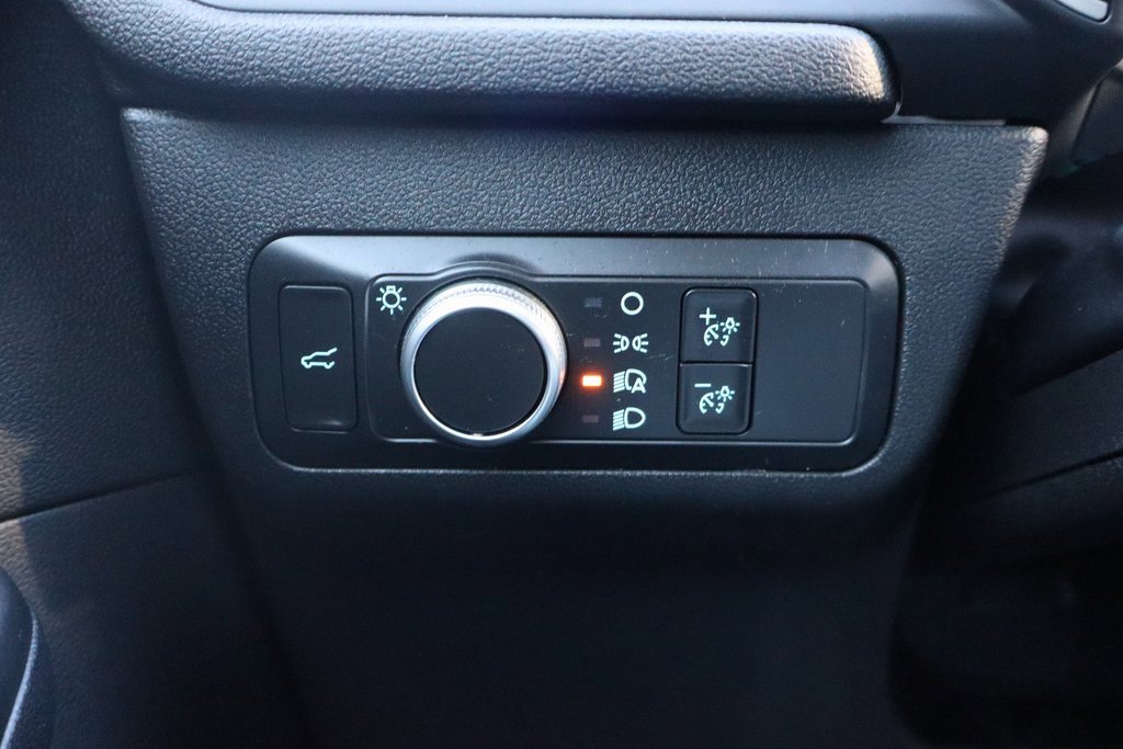 Used 2022 Ford Escape SE w/ SE Sport Appearance Package image 15