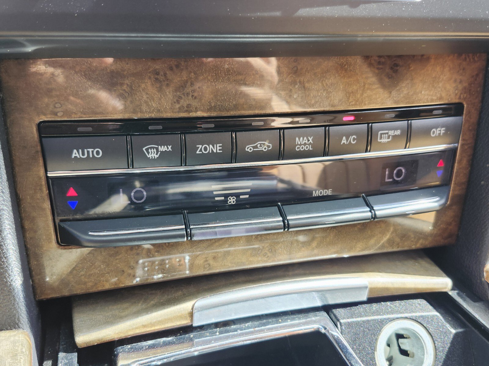 Used 2011 Mercedes-Benz E 350 Sedan image 22