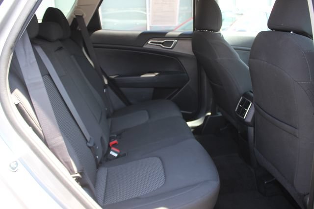 Used 2024 Kia Sportage LX AWD/4WD image 29