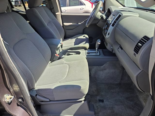 Used 2016 Nissan Frontier SV w/ SV Value Truck Package AWD/4WD image 16