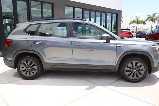 Used 2023 Volkswagen Taos S FWD image 2