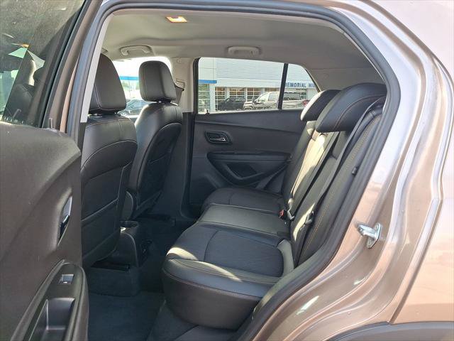 Used 2018 Chevrolet Trax LT w/ LT Convenience Package AWD/4WD image 11