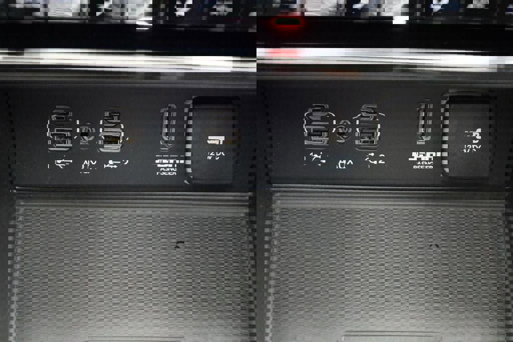 Used 2023 Jeep Grand Cherokee 30th Anniversary image 25