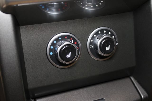 Used 2012 Land Rover Range Rover HSE image 17