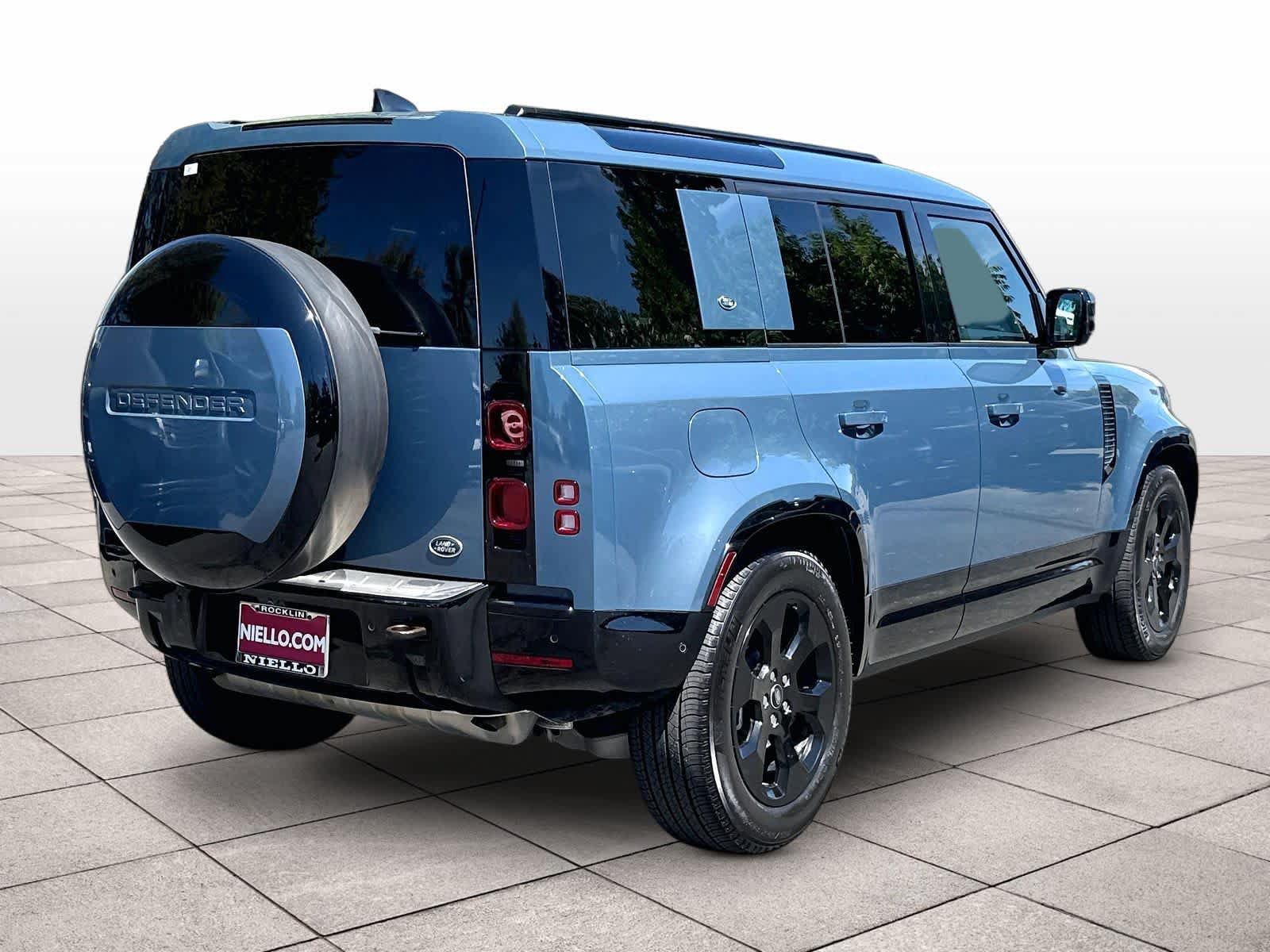 Used 2023 Land Rover Defender 110 X-Dynamic SE AWD/4WD image 16