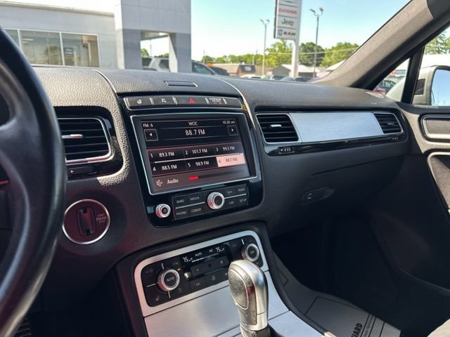 Used 2017 Volkswagen Touareg Wolfsburg Edition AWD/4WD image 41