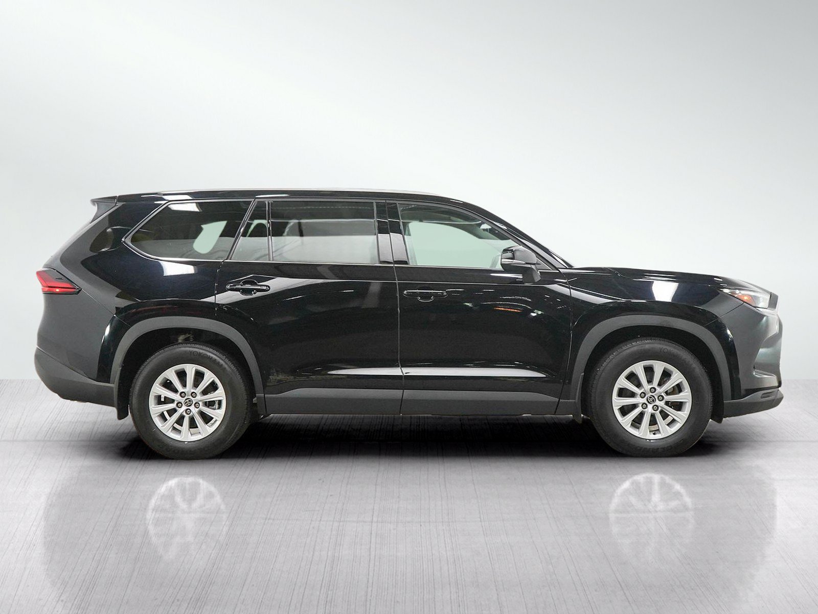 Used 2025 Toyota Grand Highlander AWD image 6