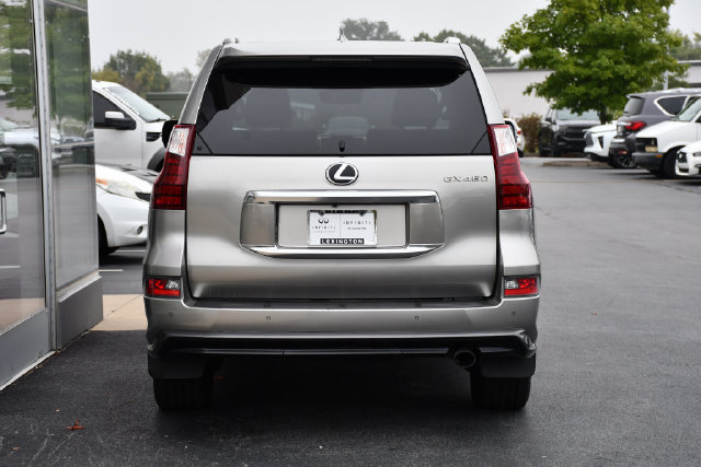 Used 2021 Lexus GX 460 Premium w/ Accessory Package AWD/4WD image 9