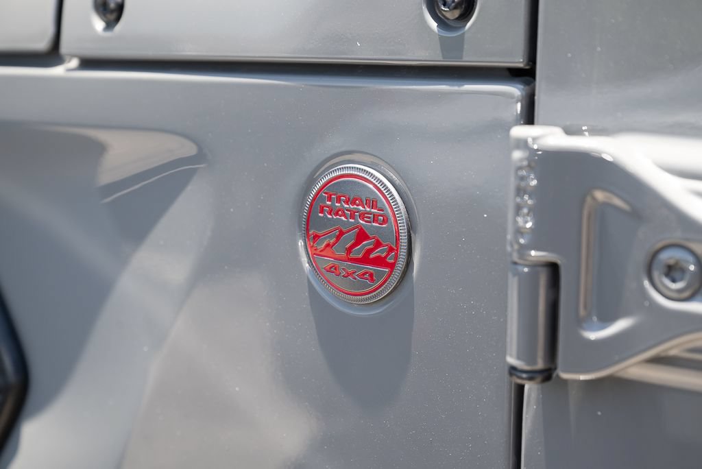 Used 2022 Jeep Gladiator Rubicon w/ Trailer Tow Package AWD/4WD image 15