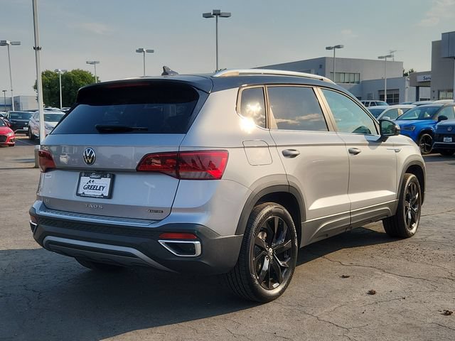 Certified 2023 Volkswagen Taos SE w/ Panoramic Sunroof Package AWD/4WD image 3