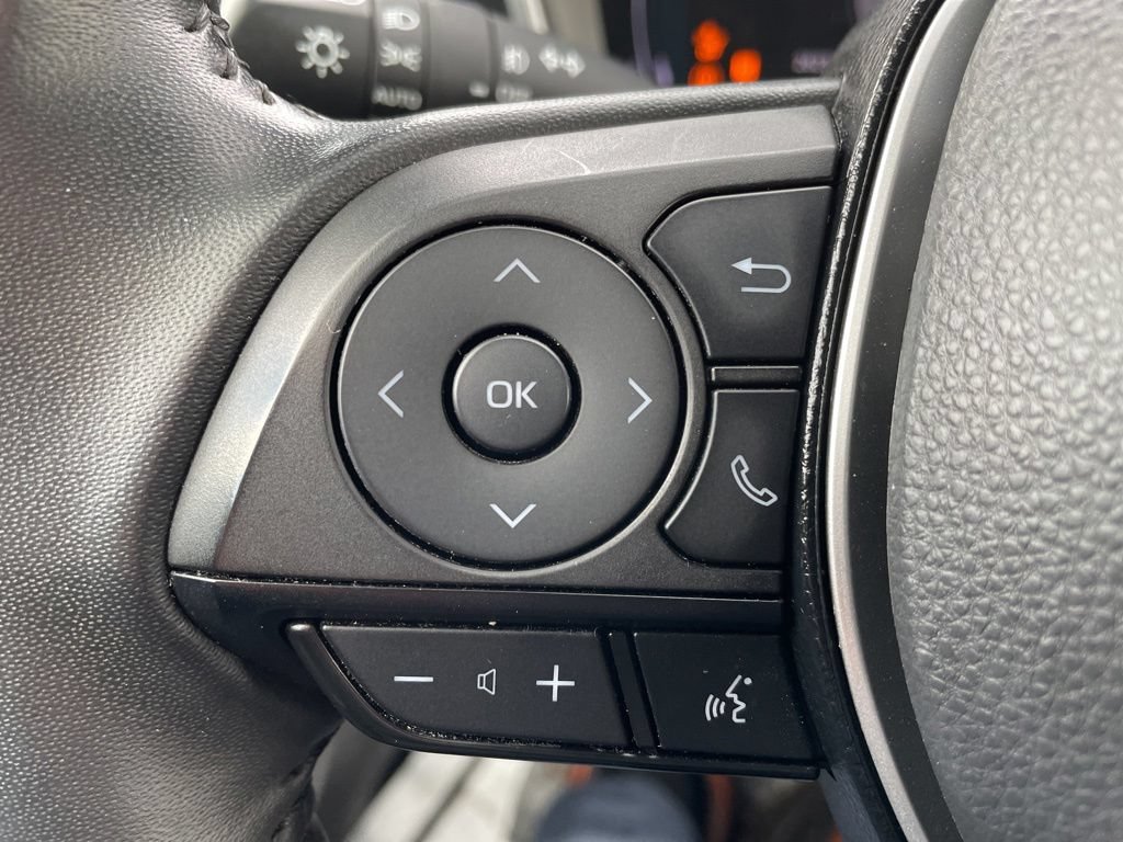 Used 2025 Toyota Corolla XSE FWD image 13