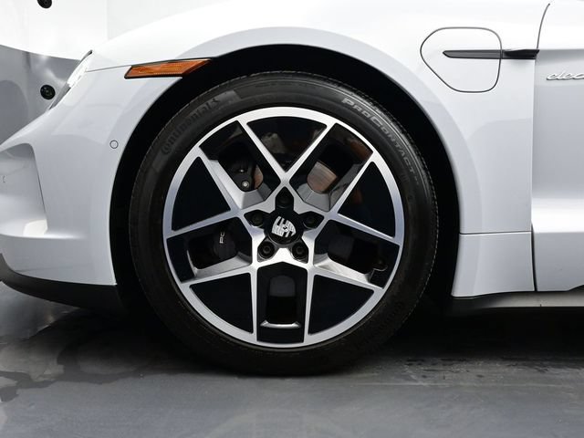 Certified 2025 Porsche Taycan AWD/4WD image 6