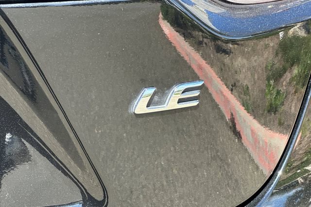 Used 2023 Toyota Corolla LE image 32