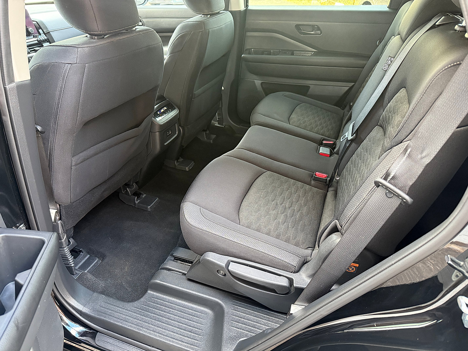 Used 2023 Nissan Pathfinder SV AWD/4WD image 33