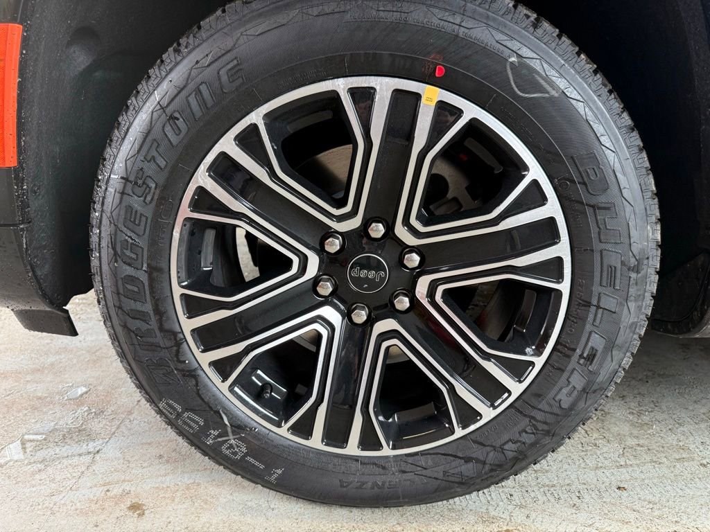 New 2026 Jeep Grand Wagoneer L 4WD w/ Premium Group I image 69