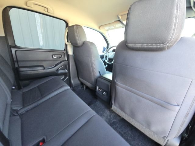 Used 2024 Nissan Frontier SV w/ Technology Package image 16