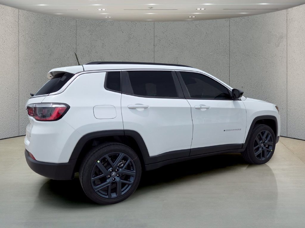 New 2026 Jeep Compass Latitude AWD/4WD image 4