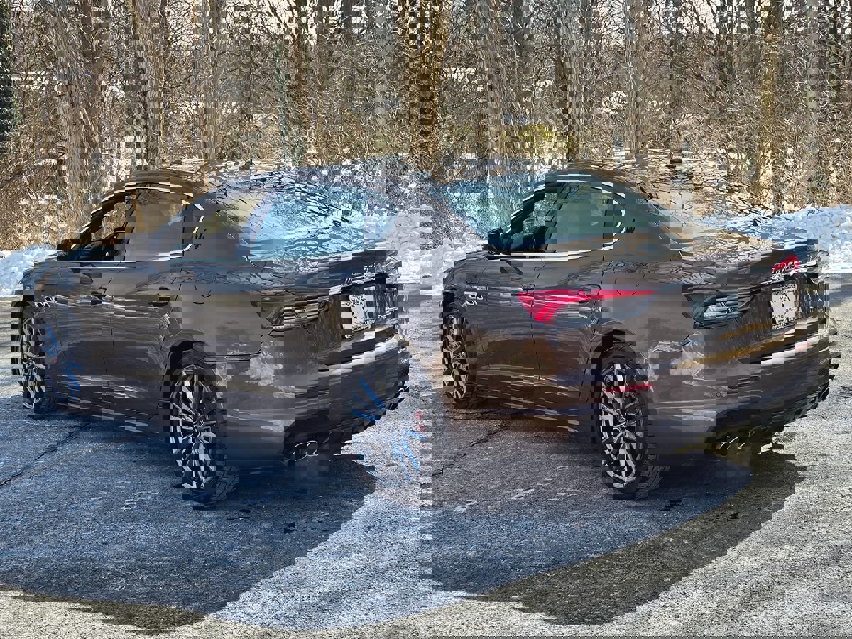 Used 2022 Maserati Quattroporte Modena image 4