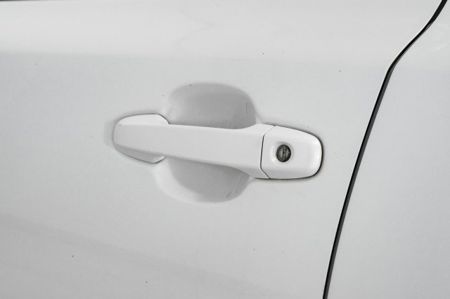 Used 2019 Toyota C-HR LE image 37