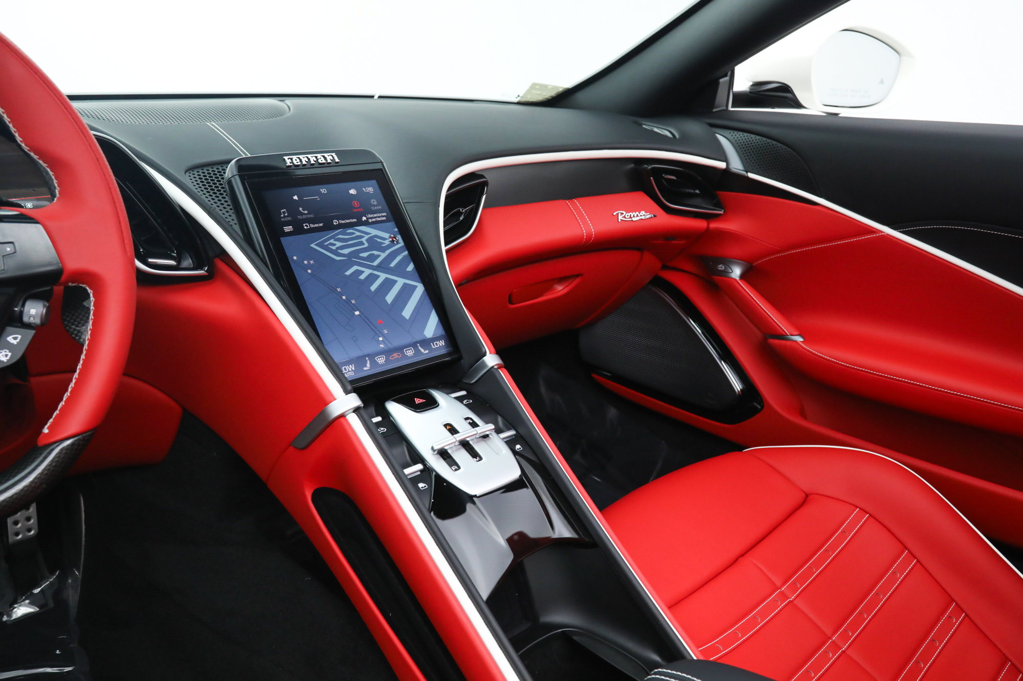 Certified 2025 Ferrari Roma Spider RWD image 33