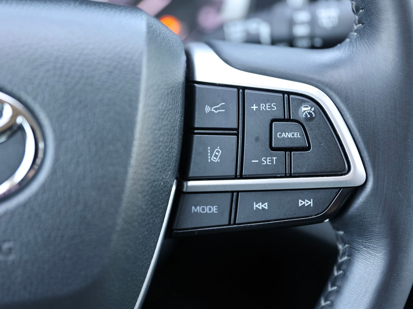 Used 2023 Toyota Highlander XLE image 43