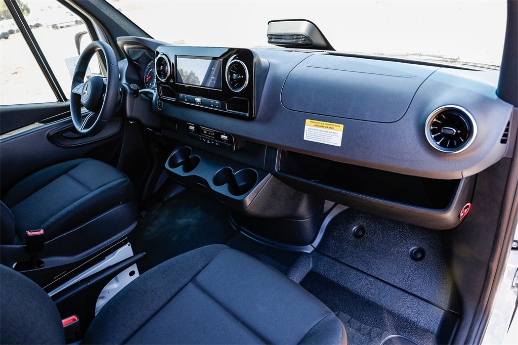 New 2025 Mercedes-Benz Sprinter 2500 image 10