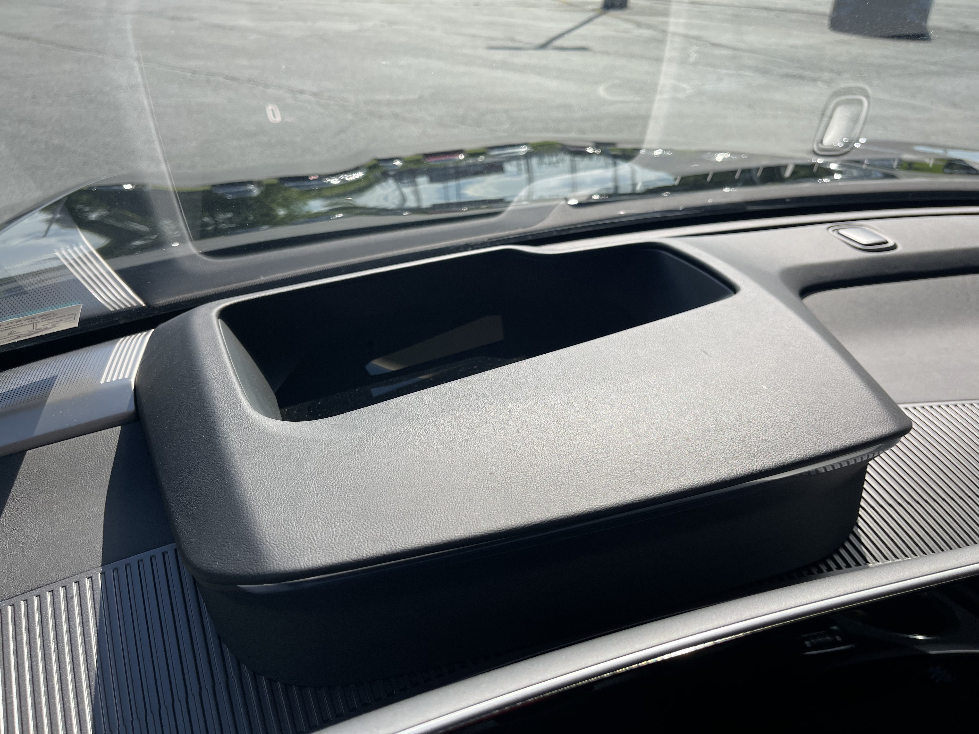 Used 2026 Cadillac Vistiq Platinum w/ LPO, Floor Liner Package AWD/4WD image 13