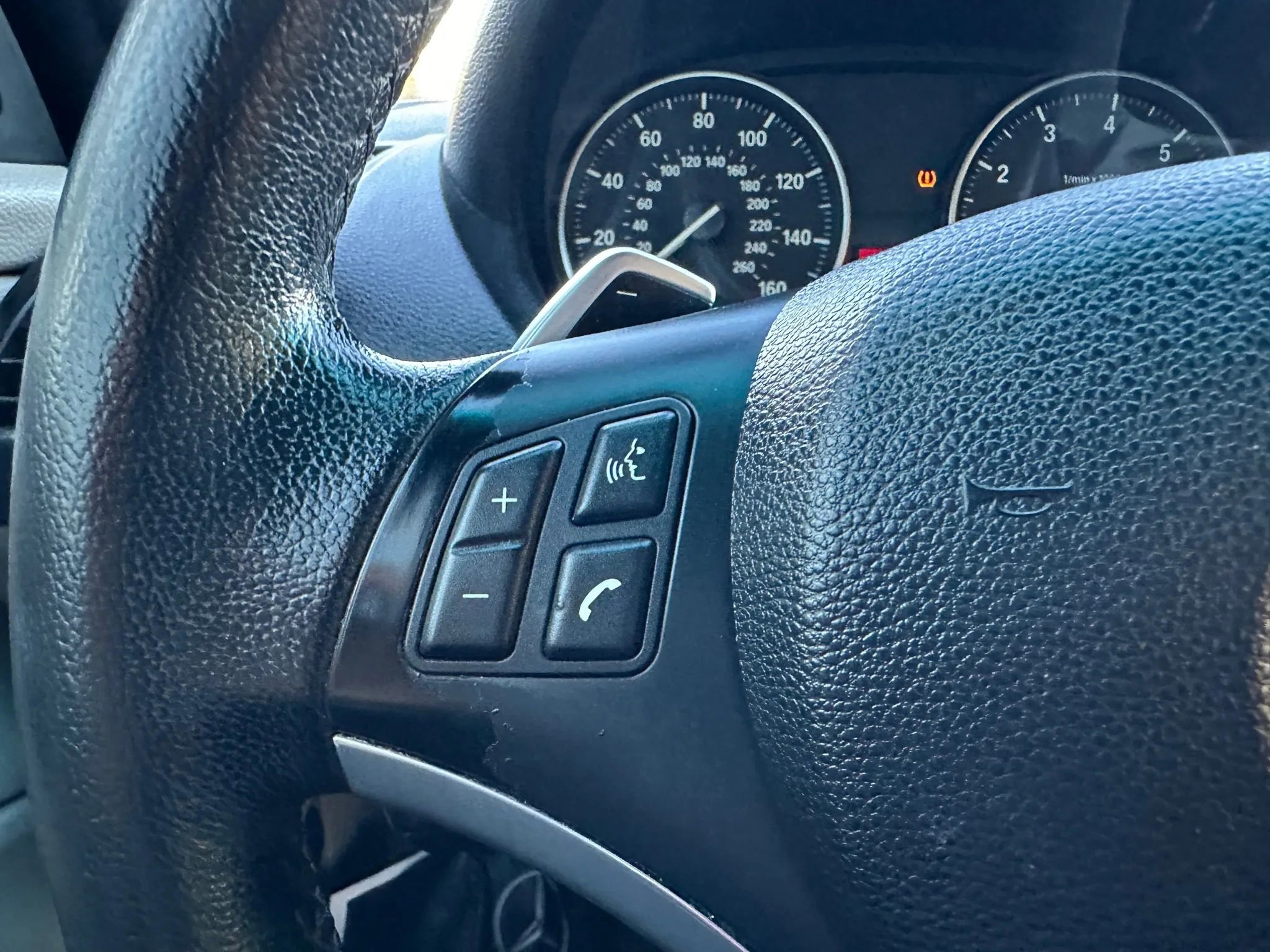 Used 2011 BMW 128i Convertible w/ Sport Pkg image 30