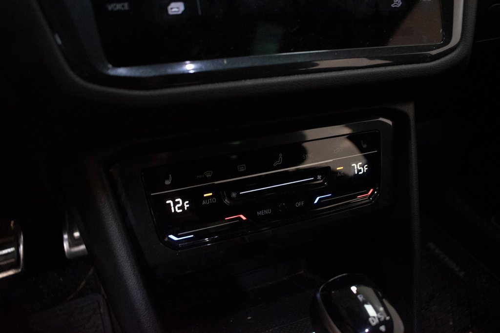 Used 2022 Volkswagen Tiguan SE R-Line image 17