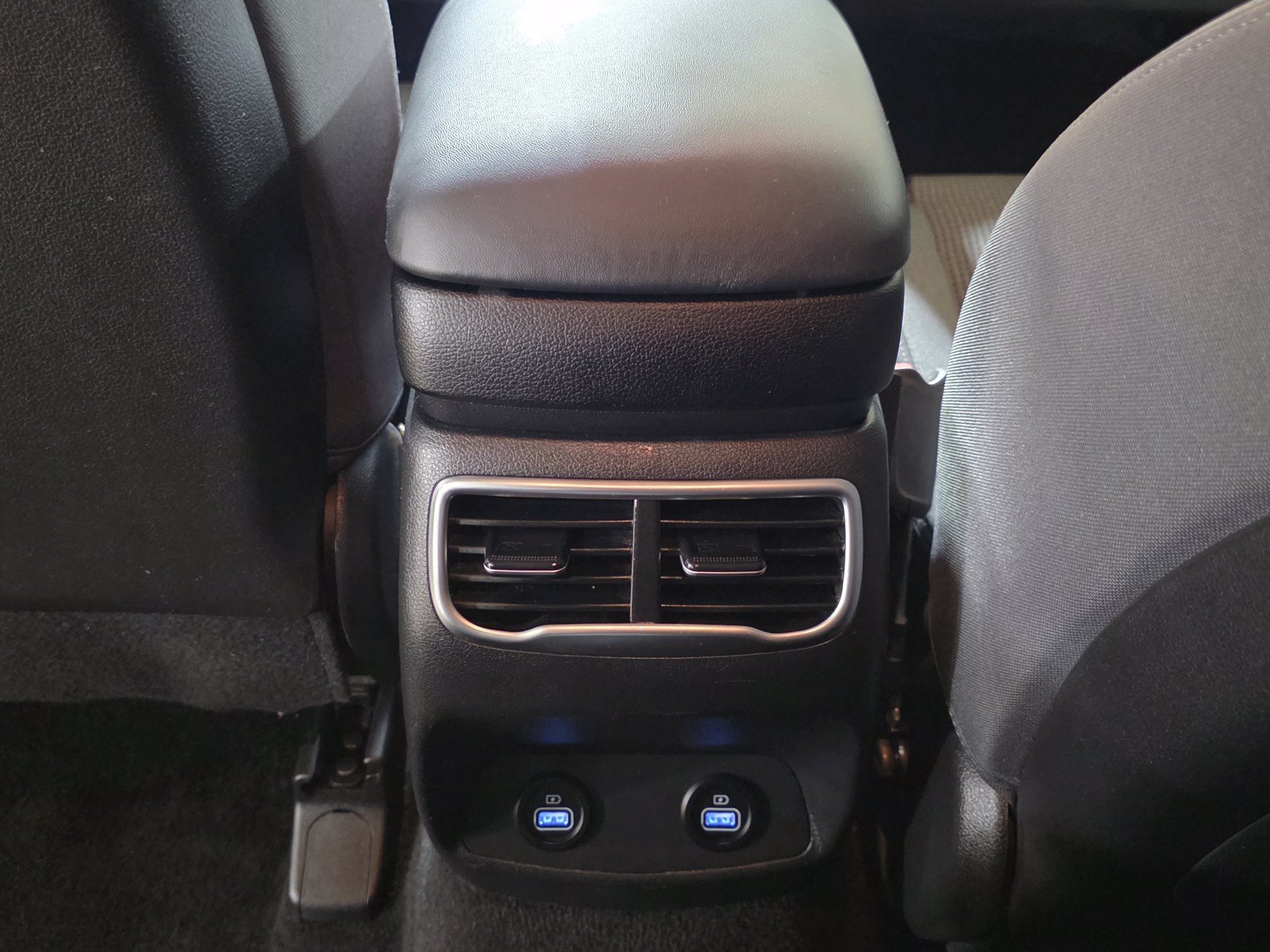 Used 2022 Hyundai Santa Fe SEL AWD/4WD image 16