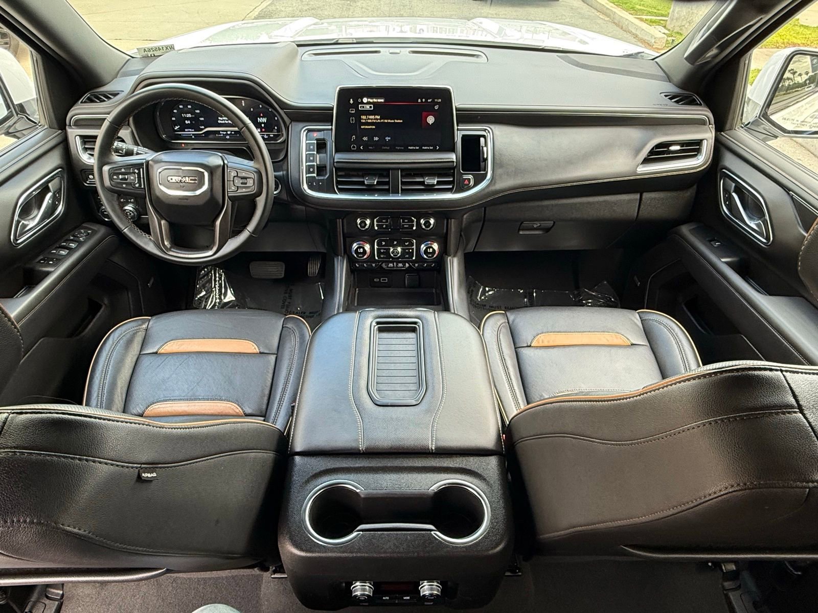 Used 2024 GMC Yukon AT4 w/ AT4 Premium Package AWD/4WD image 31