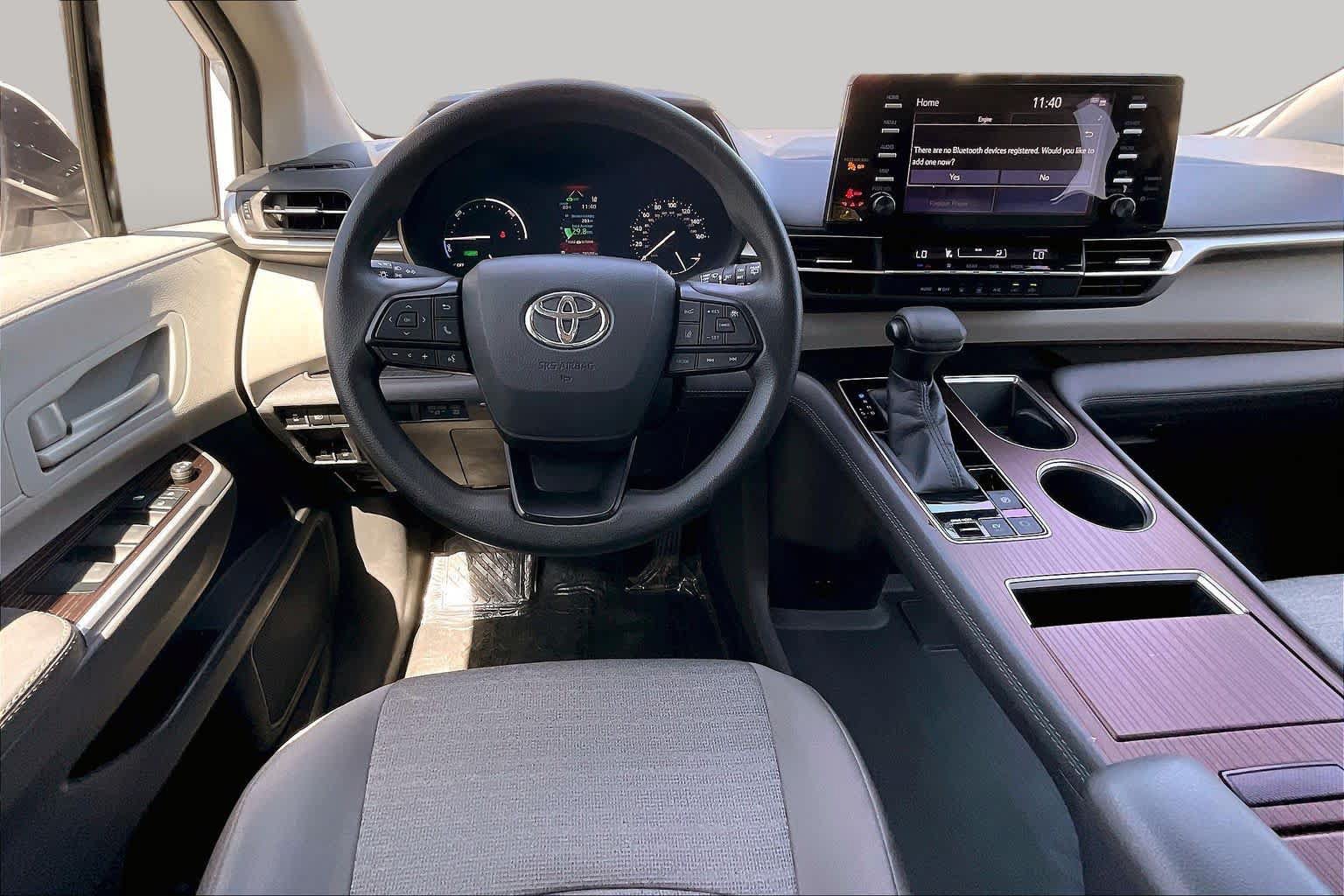 Certified 2022 Toyota Sienna LE FWD image 5
