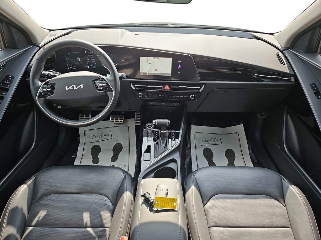 Used 2023 Kia Niro SX Touring image 12