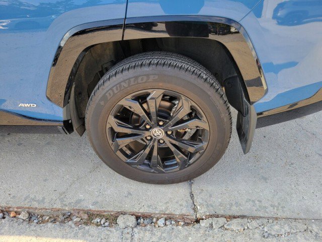 Used 2022 Toyota RAV4 SE image 9