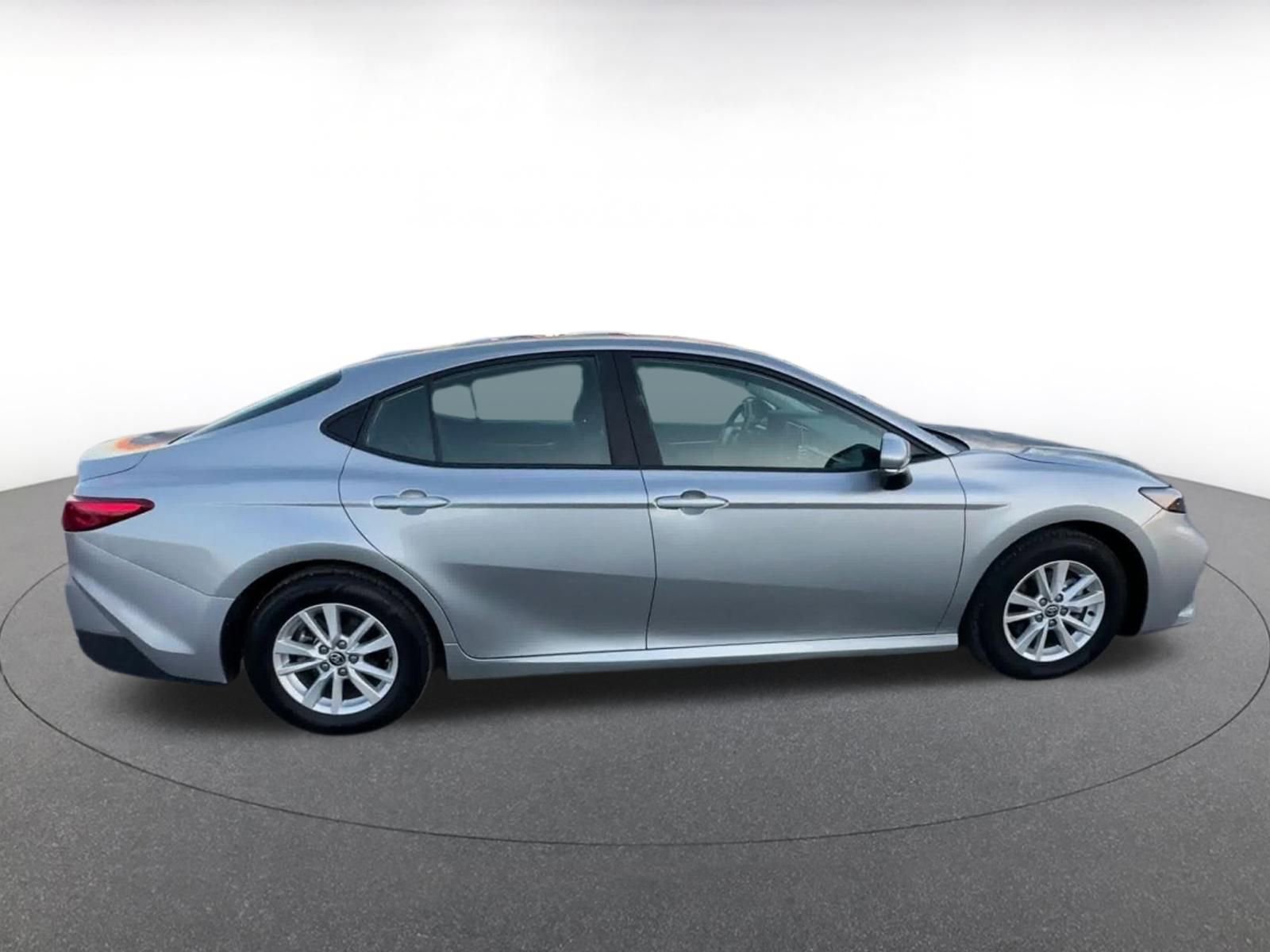 Used 2025 Toyota Camry LE image 16