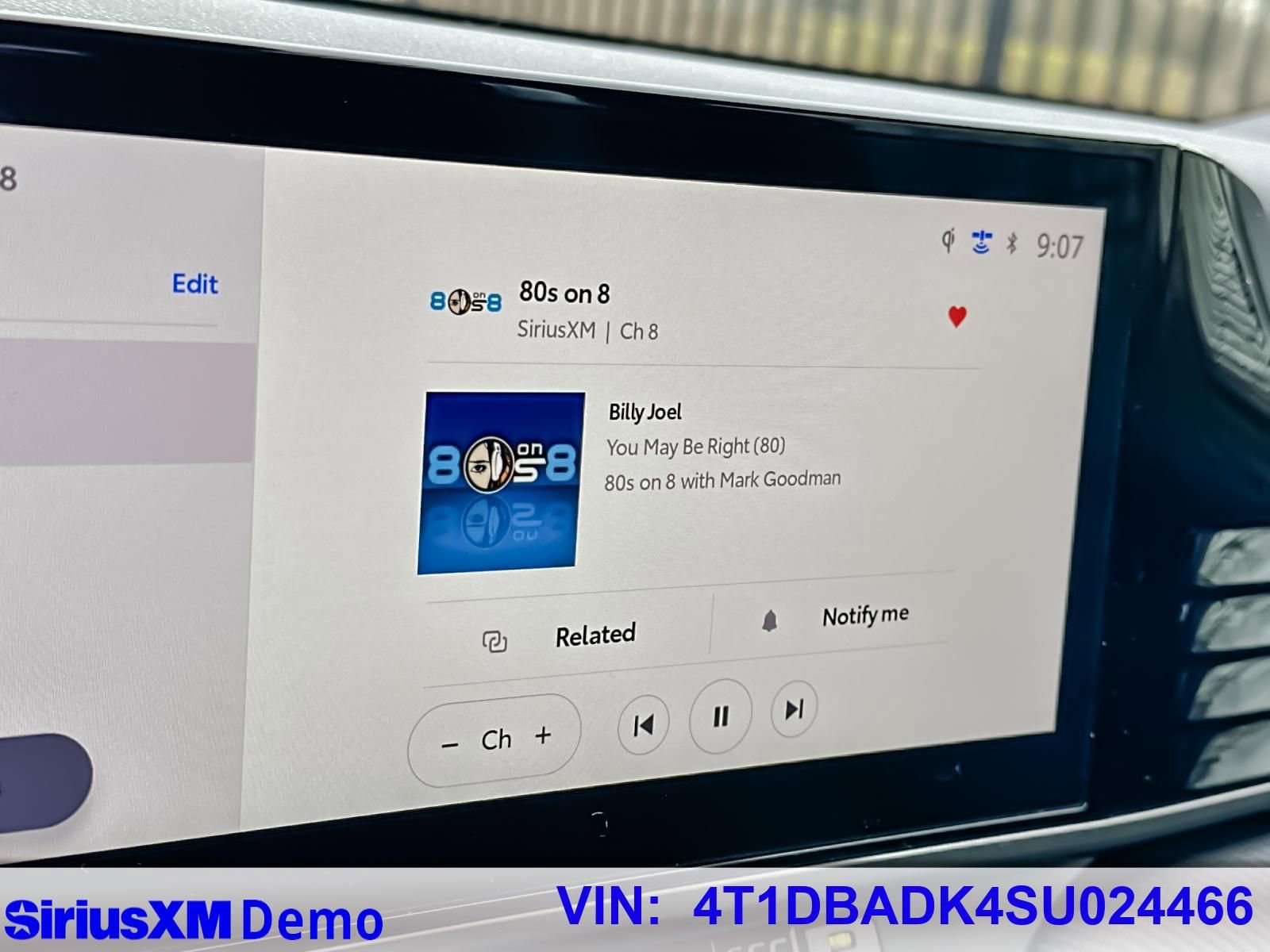 Used 2025 Toyota Camry SE w/ Multimedia Upgrade Package image 27
