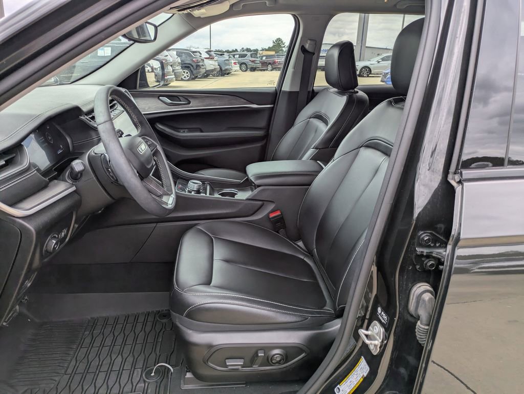 Used 2024 Jeep Grand Cherokee Limited image 7