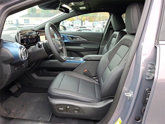 New 2026 Chevrolet Equinox EV LT image 9